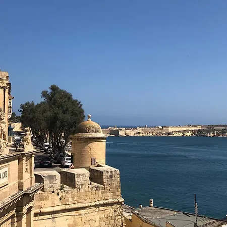 Kaboo בית הארחה *